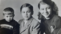 Ludvík Kolský (vlevo) se sourozenci, 50. léta
