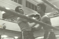 Petr Mamula při zápasu v boxu v roce 1977
