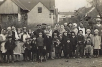 Ulice za domem č. 5 v Jenišovicích