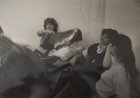 Batika triček v 80. letech - Jeanette Macháčková uprostřed