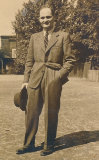 Alois Honěk ve 40. letech