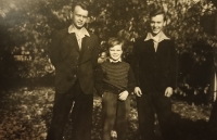 Synové rostou a Stanislav Zedníček je stále ve vězení. Jedna z fotografií, které poslali otci na Vánoce