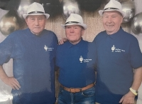 Josef Kužela (vlevo) s kolegy z Mužského sboru Vlčnov