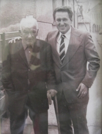 Jaroslav Poskočil, vpravo