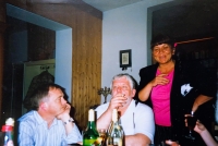 Manželé Wagnerovi a Karel Kryl v Kanadě. Zleva Karel Kryl, Arnošt Wagner, Eliška Wagnerová 