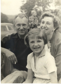Naděžda Řezníčková s manželem a dcerou, 60. léta