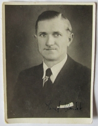 Otčím Josef Bártek