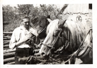Otec Pavel Prášek s koňmi, 40. léta