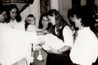 Pelikánovi na křtu dcery Veroniky, Moravská Huzová,1985