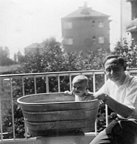 Pamětnice s otcem, rok 1938