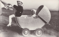 Děti pamětnice Jaroslav a Hanička, konec 40. let 20. století