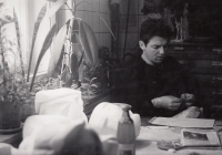 Boris Šlechta v ateliéru Divadla DRAK, Hradec Králové, 1967