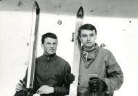 Se starším bratrem Jaromírem, Špindlerův Mlýn, 1967