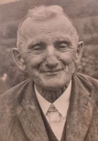 Pradědeček Jan Grüner se v roce 1920 přihlásil k české národnosti