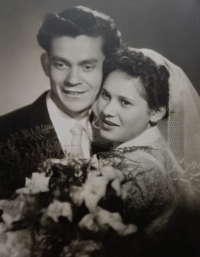 Svatební fotografie –  Konstantin s nevěstou Marií, roz. Javůrkovou