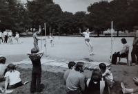 Zuzana Hudečková při závodech za Tělesně výchovnou jednotu Sokol Lety (začátek 70. let)
