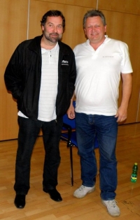 S bývalým novinářem a politikem Radkem Johnem, se kterým byl na vojně, 2009