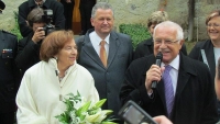 Pamětník během návštěvy prezidenta Klause v Benešově nad Ploučnicí, 2013