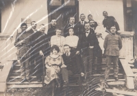 Vojtěch Pávek se synem v náručí, Podkarpatská Rus, 1. pol. 20. let