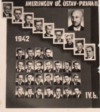 Václav Pešek (druhý zleva, první řada), tablo Amerlingův učitelský ústav, Praha, 1. pol. 40. let