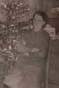 Maminka v roce 1961
