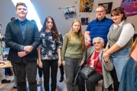 Anna Novotná s týmem v projektu Příběhy našich sousedů