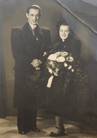 Svatba prarodičů Navrátilových z matčiny strany, 40. léta 20. stol.