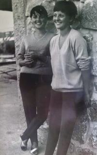 Se sestrou Dagmar, 60. léta 20. stol.