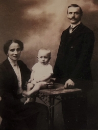 František Kadlec s rodiči