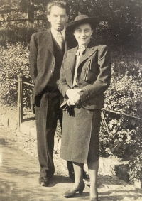 Rodiče Drahomíry Pazdírkové. Manželé Podborští před válkou v Brně