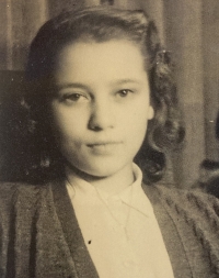 Drahomíra Pazdírková na Vánoce 1942