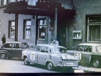 Začiatky pretekania a autá 