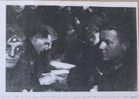 Karel Sládek, foto vojáků z války, 1941 líc
