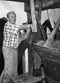 Miroslav Růžička na zvonici, Kouřim, 80.- 90. léta 