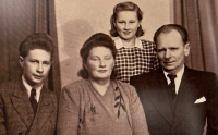 Manžel Jiří Hejl se sestrou a rodiči