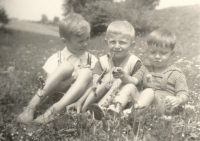 Milan Klapetek první zleva