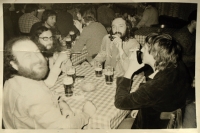  Kulisáci Činoherního studia v restauraci Chaloupka v Ústí nad Ladem