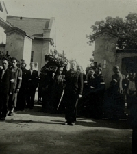 Z pohřbu skupiny padlých v Lovosicích 8. května 1945