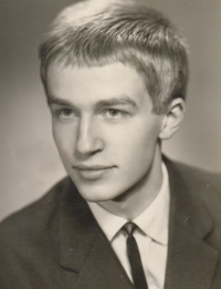 Na maturitní fotografii 