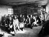 S černým šátkem třetí zleva teta Adély Lasákové Marie Flašková, JZD Oldřišov, 60. léta