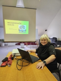 Marie Hanušová v práci