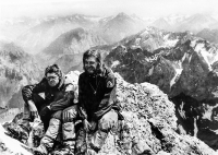 Václav Fiala s kamarádem Bráchou na vrcholu Energia 5120 m.n.m., Fanské hory, Tádžikistán, rok 1988
