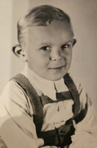 Eduard Vlček 4 roky, rok 1944