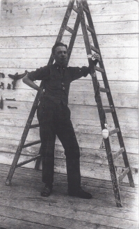 Gustav Fiala, povoláním elektrikář, Přeštice, asi 1935