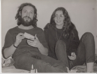 Ladislav Vyskočil s první ženou Blankou na oslavě Silvestra, asi 1986