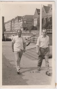 Otec Ladislav Vyskočil (vpravo), 2. 8. 1970, Brémy