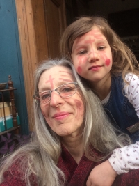 Zuzana Sléhová s vnučkou v roce 2023