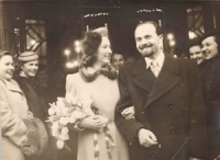 Svatba rodičů Pavla Tigrida a Ivanky Myškové, 1947