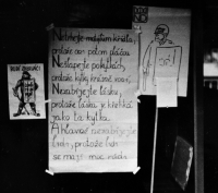 Výloha, plakát, listopad 1989, Praha