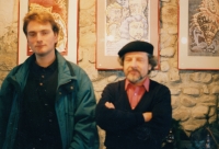 Pamětník na své výstavě v roce 1993 v Isny im Allgäu (vpravo)